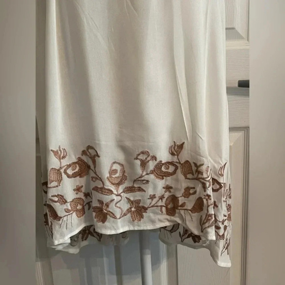 Pol Womens Blouse White Sleeveless With bottom Embroidered Boho halter neck line - Picture 10 of 14